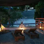 בית נופש Amfithea Seaview