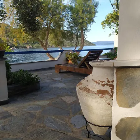 Amfithea Seaview Trikeri