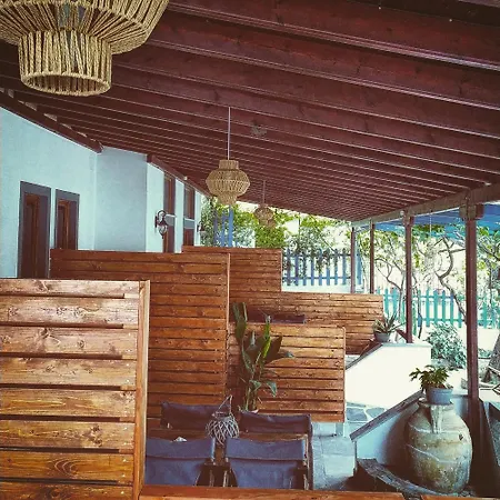 בית נופש Amfithea Seaview *