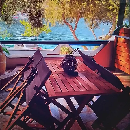 Amfithea Seaview טריקרי