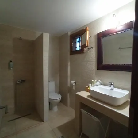 Amfithea Seaview טריקרי